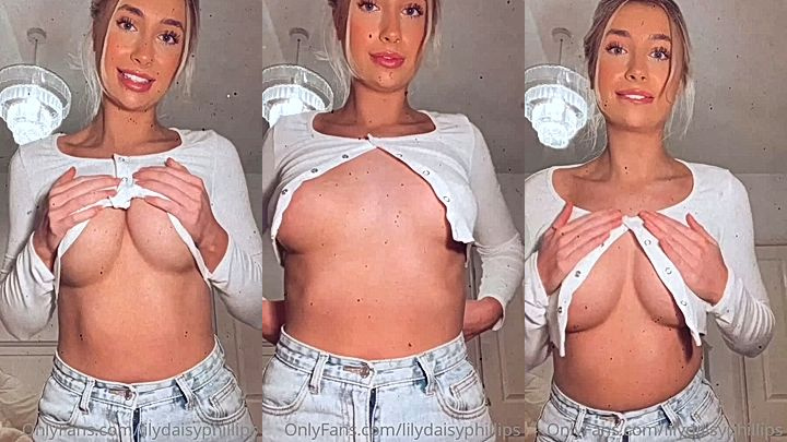 Lillian Phillips teasing with hot boobs leaked for fans