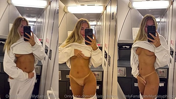 Sexy girl teasing with hot nudes in dressing room Lillian Phillips leaks