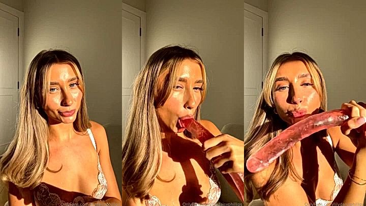 Hot babe teasing with big sextoy Lillian Phillips leaks