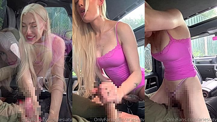 Ari Baby enjoying hot sex in car leaks